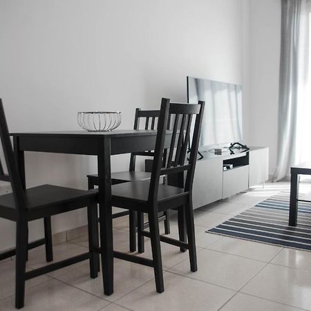Renovated One Bedroom Apartment In Paphos With Pool Esterno foto