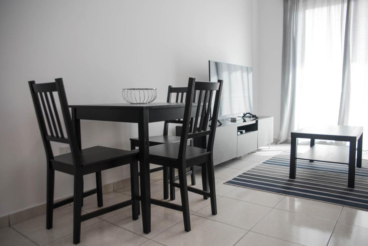 Renovated One Bedroom Apartment In Paphos With Pool Esterno foto