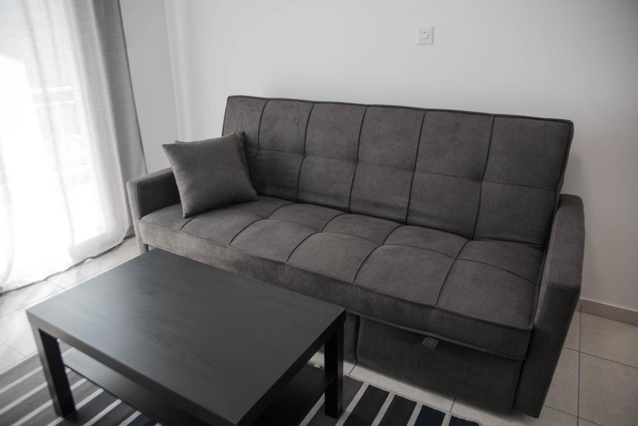Renovated One Bedroom Apartment In Paphos With Pool Esterno foto