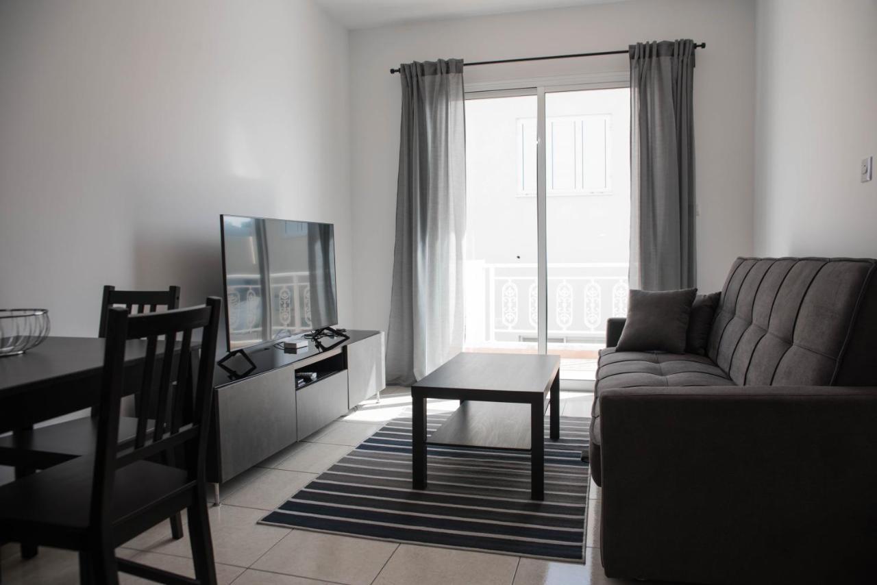 Renovated One Bedroom Apartment In Paphos With Pool Esterno foto